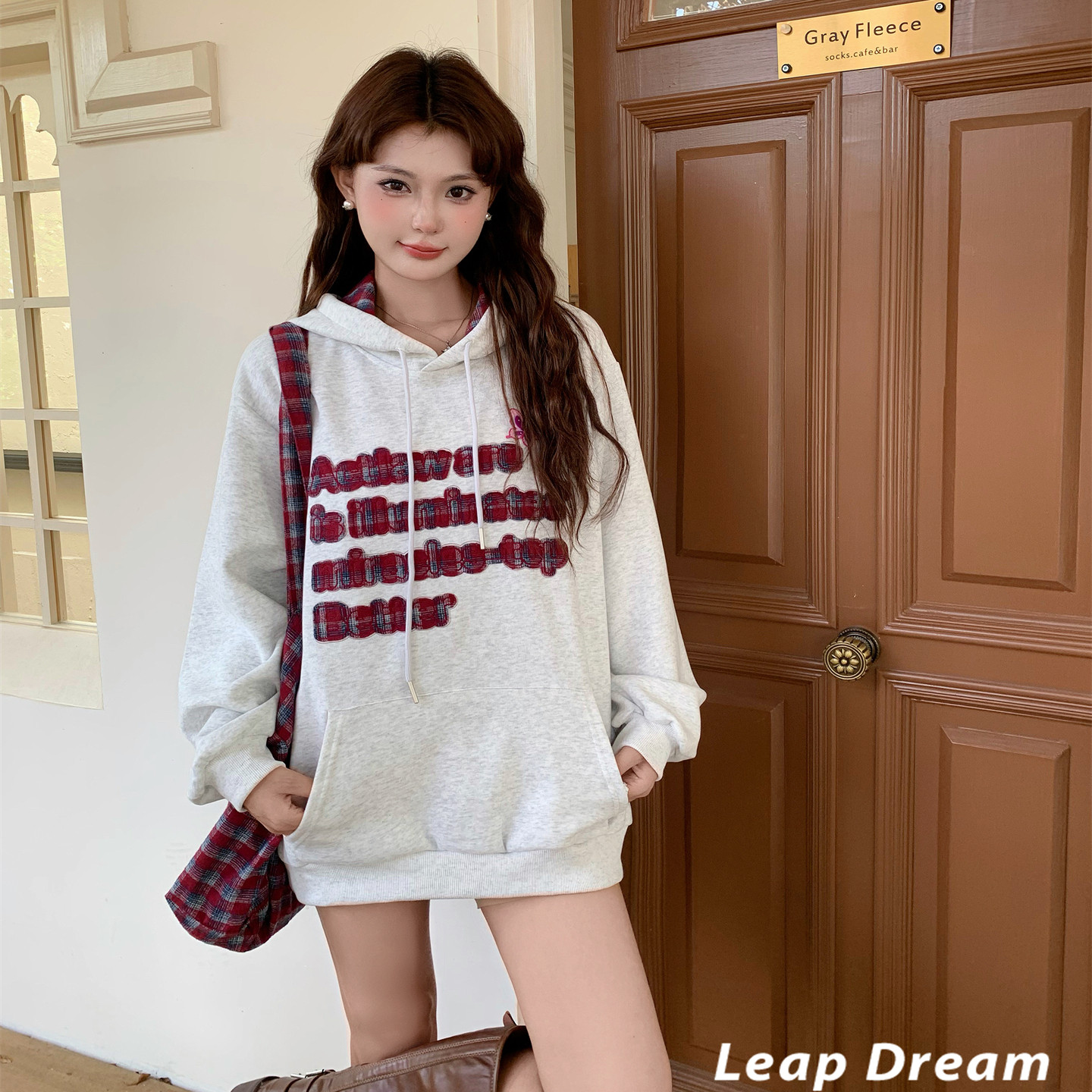 LEAPDREAM 工艺字母绣花连帽卫衣女配包包小众套头上衣