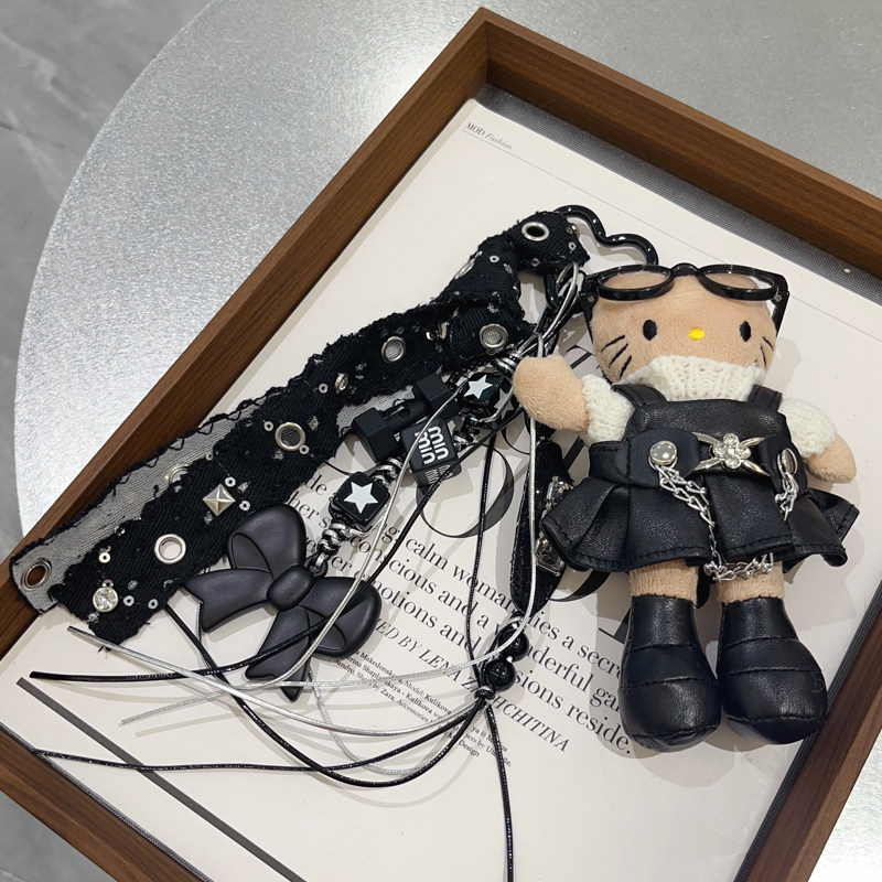 欧美风朋克立体KT公仔包包挂件手工编织MIU系饰品挂饰经典百搭新