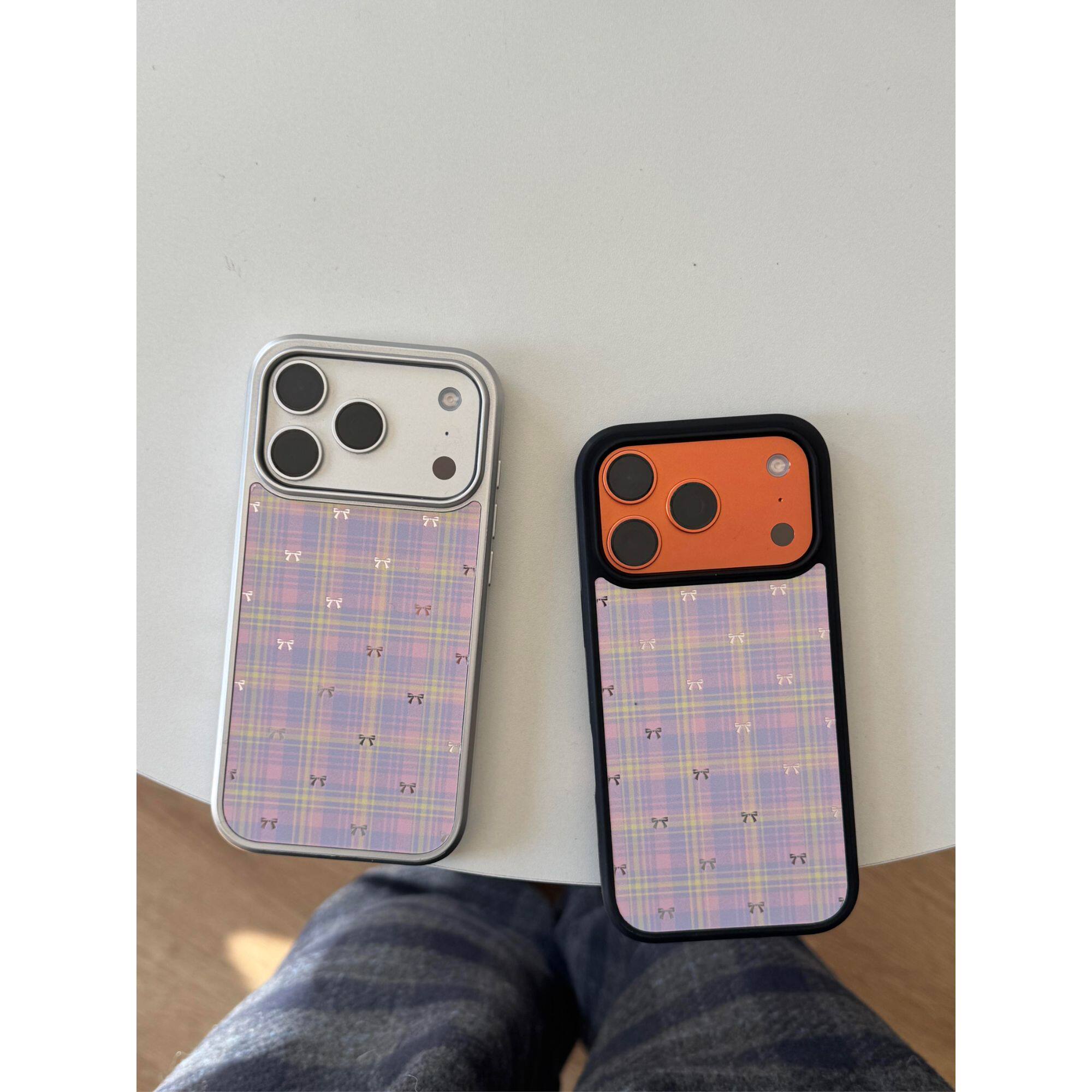 ins格纹蝴蝶结黑边银边镜面适用苹果iPhone17promax手机壳1615pro小米1415Pro华为mate60p70三星S23vivo荣耀