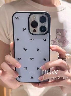 原创个性ins蓝色蝴蝶结亚克力黑边适用苹果iPhone16promax手机壳15pro小米14Pro保护套华为mate防摔三星S23