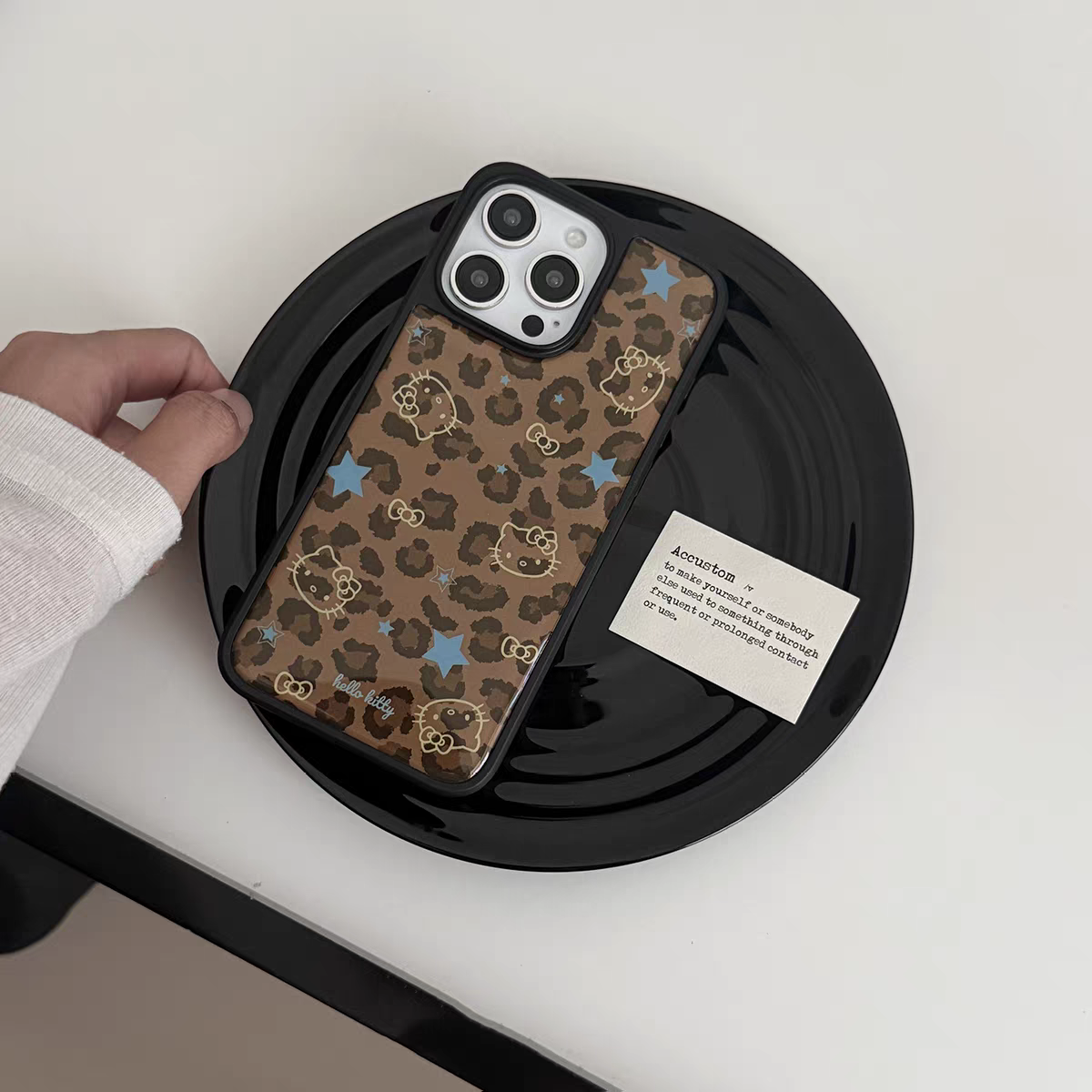 ins凯蒂猫棕色豹纹黑边软壳磁吸适用苹果iPhone17promax手机壳1615pro小米1415Pro华为mate60p70三星S23防摔