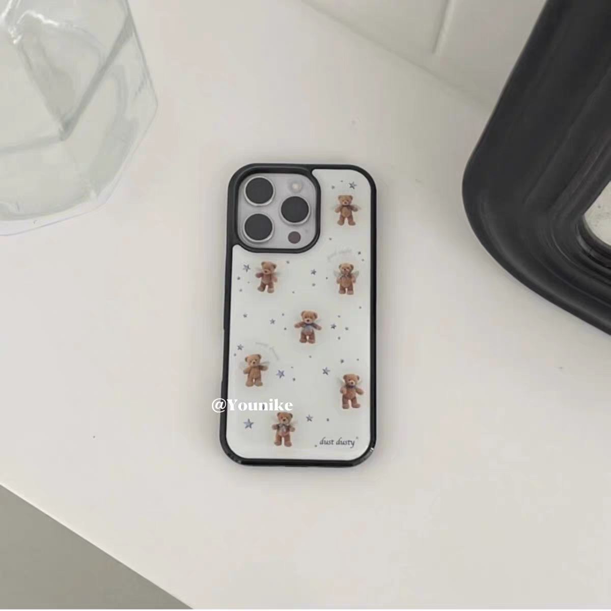 玩偶小熊公仔原创亚克力黑边磁吸适用苹果iPhone16promax手机壳1312pro小米1415Pro华为mate60p70三星S23防摔