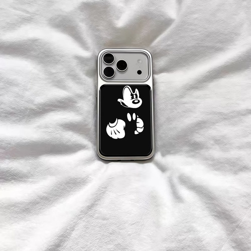 ins可爱握拳生气米奇电镀银磁吸适用苹果iPhone17promax手机壳1615pro小米1415Pro华为mate60p70三星S23防摔