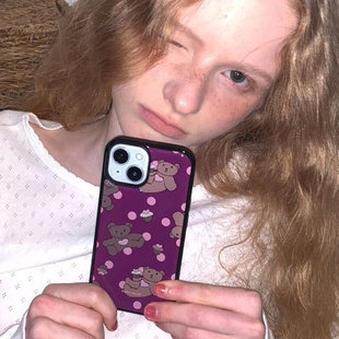 ins风秋冬复古紫色小熊黑边磁吸适用苹果iPhone17promax手机壳1612pro小米1415Pro华为mate60p70三星S23防摔