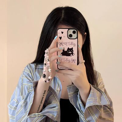 原创个性ins可爱粉底黑猫亚克力黑边适用苹果iPhone16promax手机壳15pro小米14Pro保护套华为mate防摔三星S23