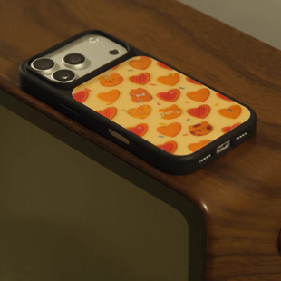 ins风可爱小熊饼干黑边软壳磁吸适用苹果iPhone17promax手机壳1615pro小米1415Pro华为mate60p70三星S23防摔