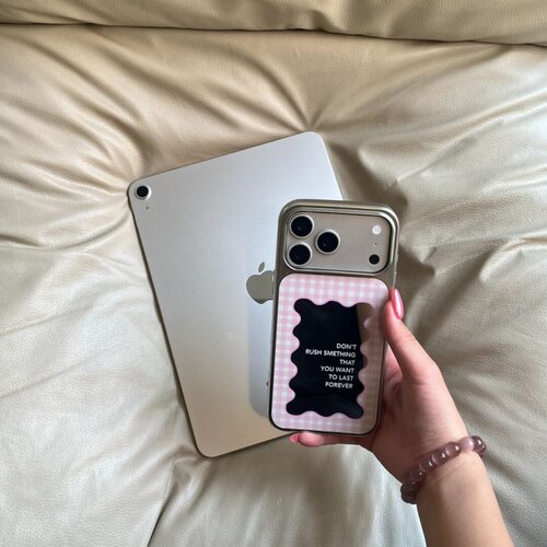 ins风个性复古格子英文原创电镀银镜面适用于苹果手机壳iPhone17promax16pro/15/14/13/高级防摔小众手机套