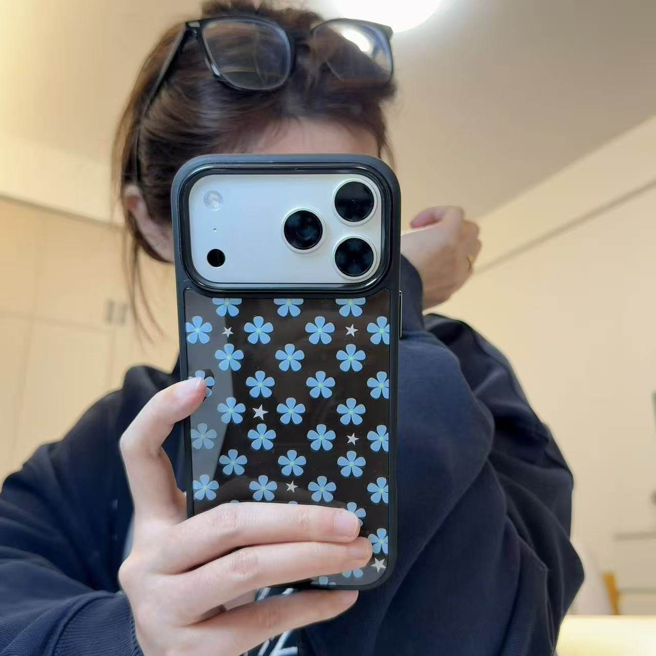 ins风复古个性小花黑边软壳磁吸适用苹果iPhone17promax手机壳1615pro小米1415Pro华为mate60p70三星S23防摔