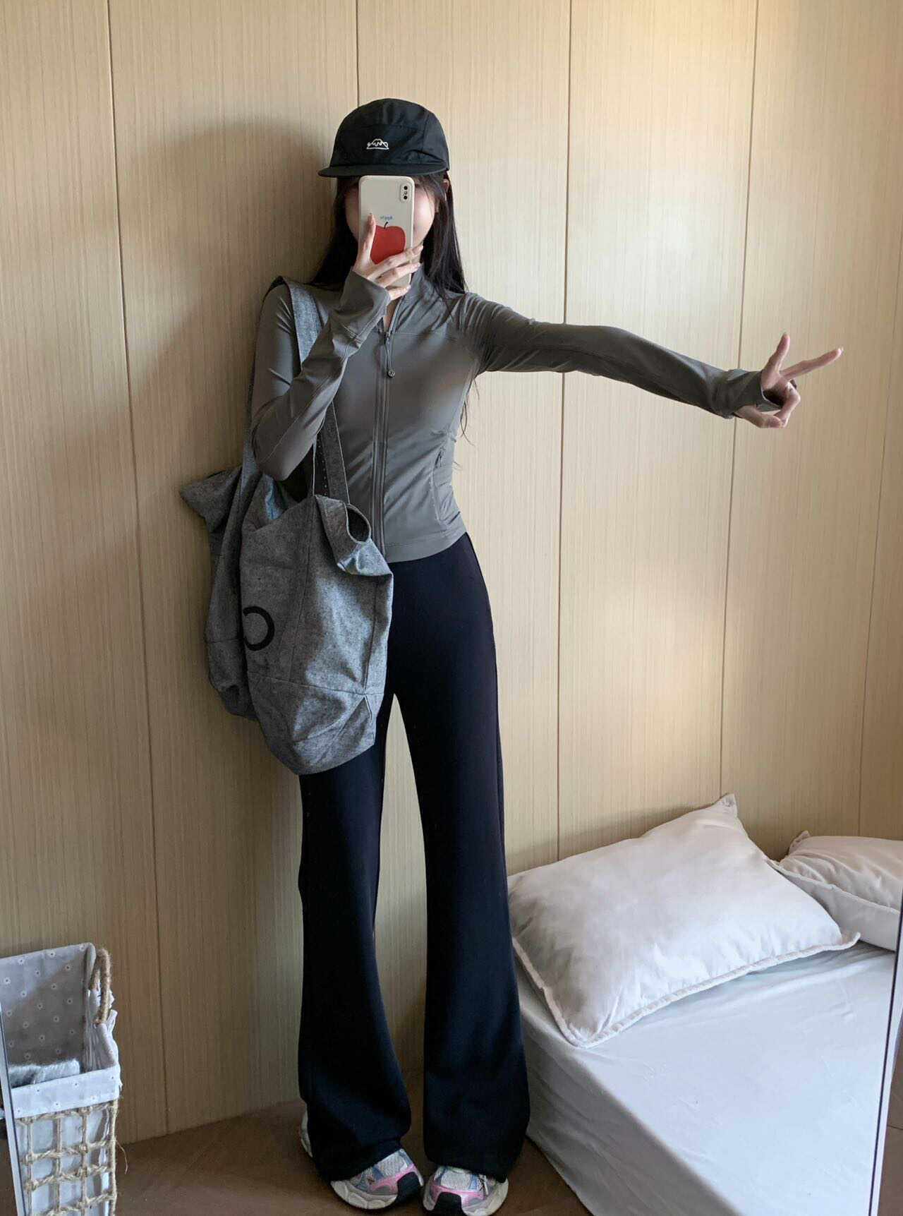 lulu同款阔腿直筒多巴胺铜氨丝设计裤子经典百搭款喇叭裤设计感