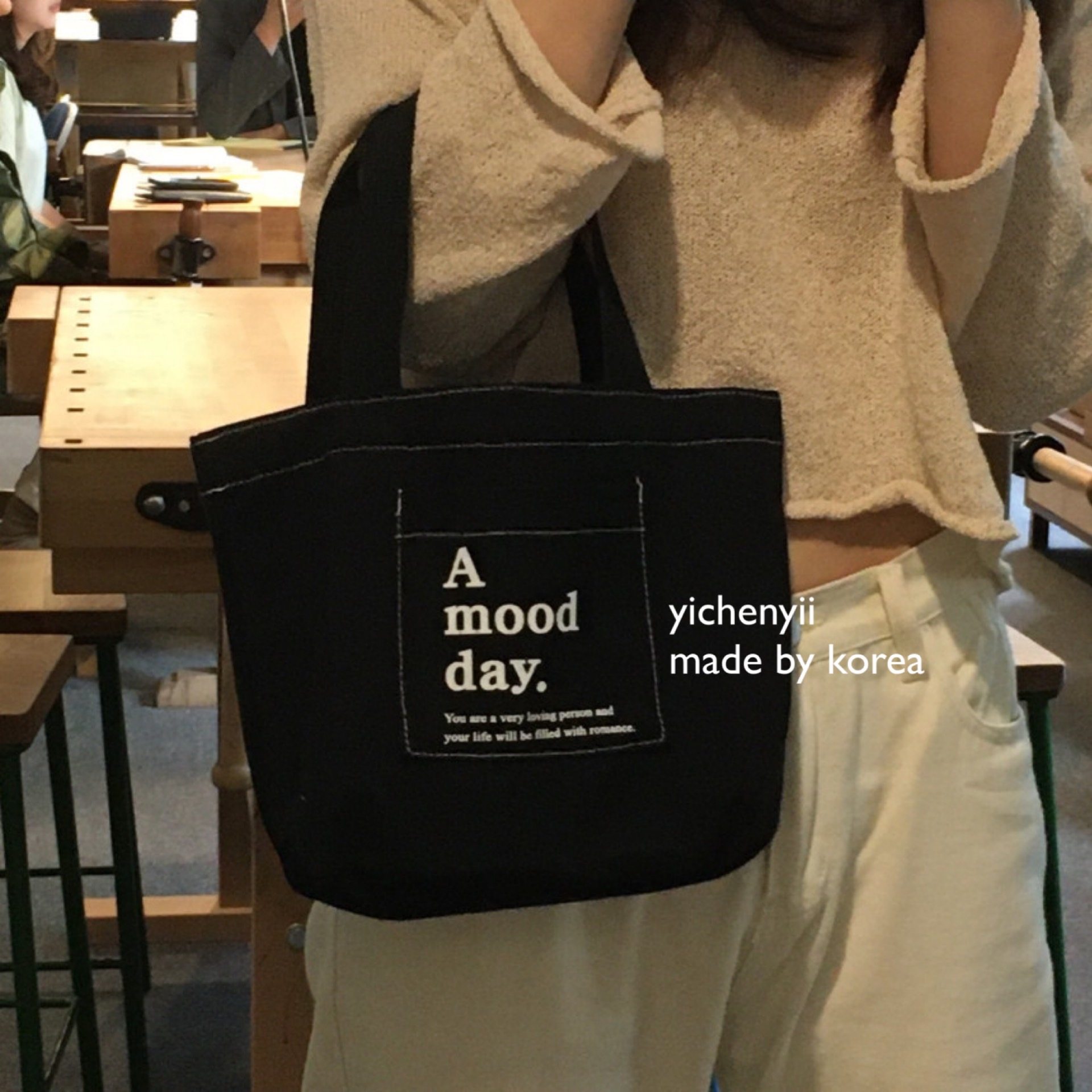 yichenyii韩国黑色字母帆布包