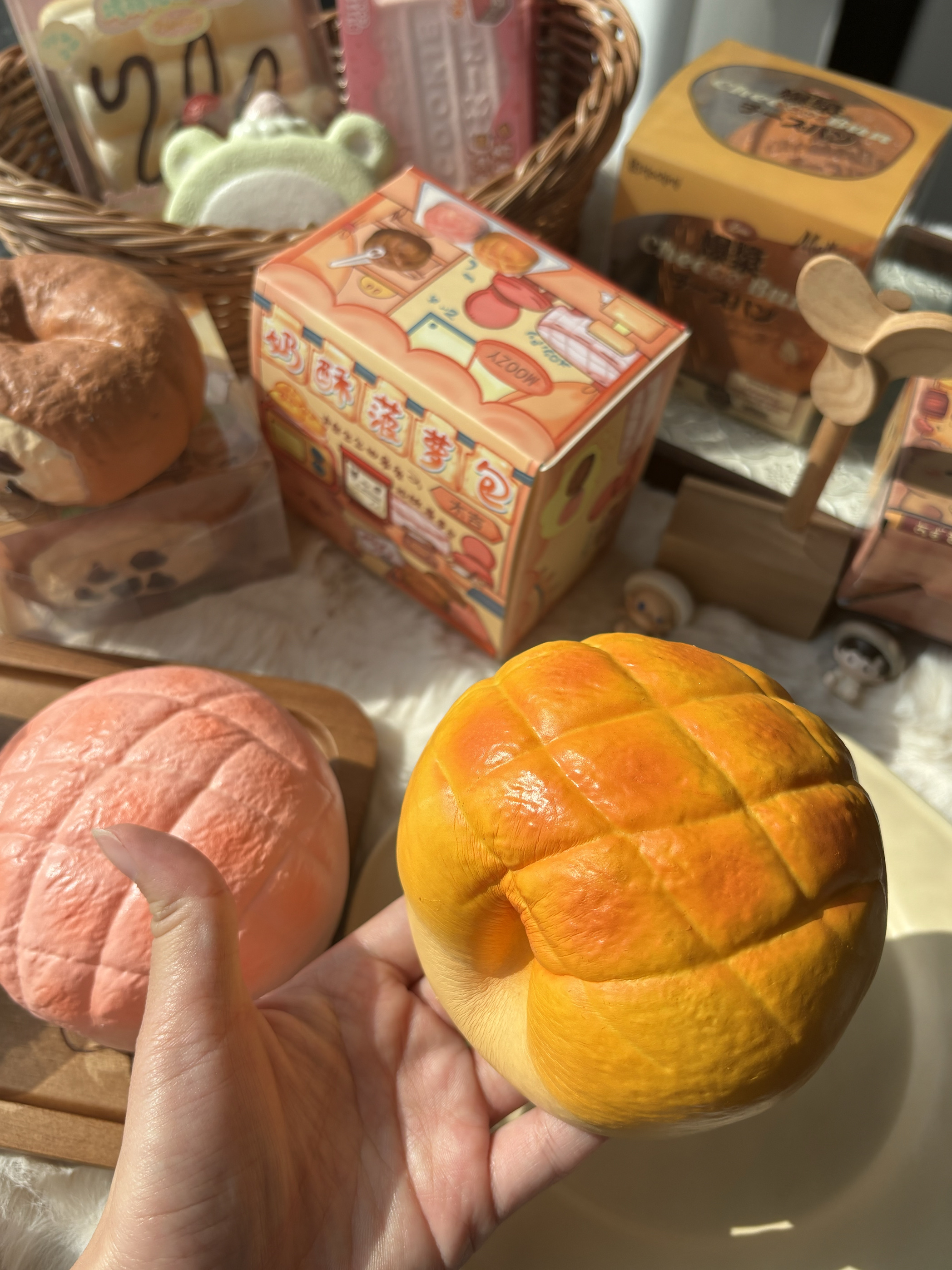 熔岩菠萝包奶香慢回弹玩具捏捏乐解压发泄squishy湿软礼物礼盒