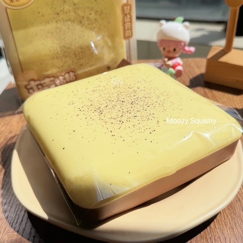 木吉香蕉可可粘粘吐司Moozy新品原创IP慢回弹玩具捏捏乐squishy