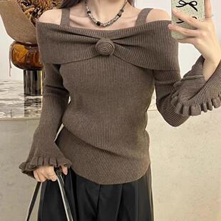 一字肩设计感时尚针织衫秋冬季新款显瘦气质露肩荷叶边袖子毛衣女