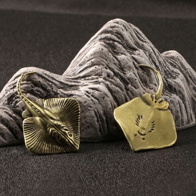 黄铜魔鬼鱼摆件海洋蝠鲼茶宠装饰