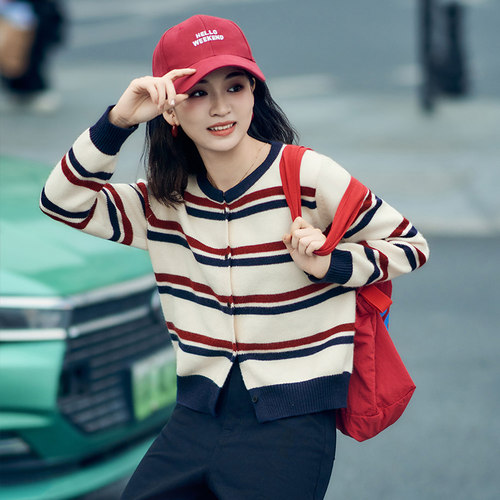 柒量一裁小个子条纹毛针织衫