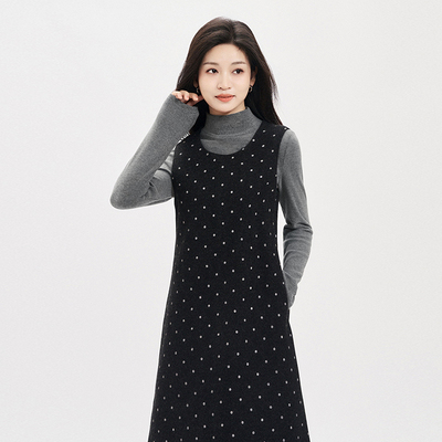 小个子黑色波点背心连衣裙