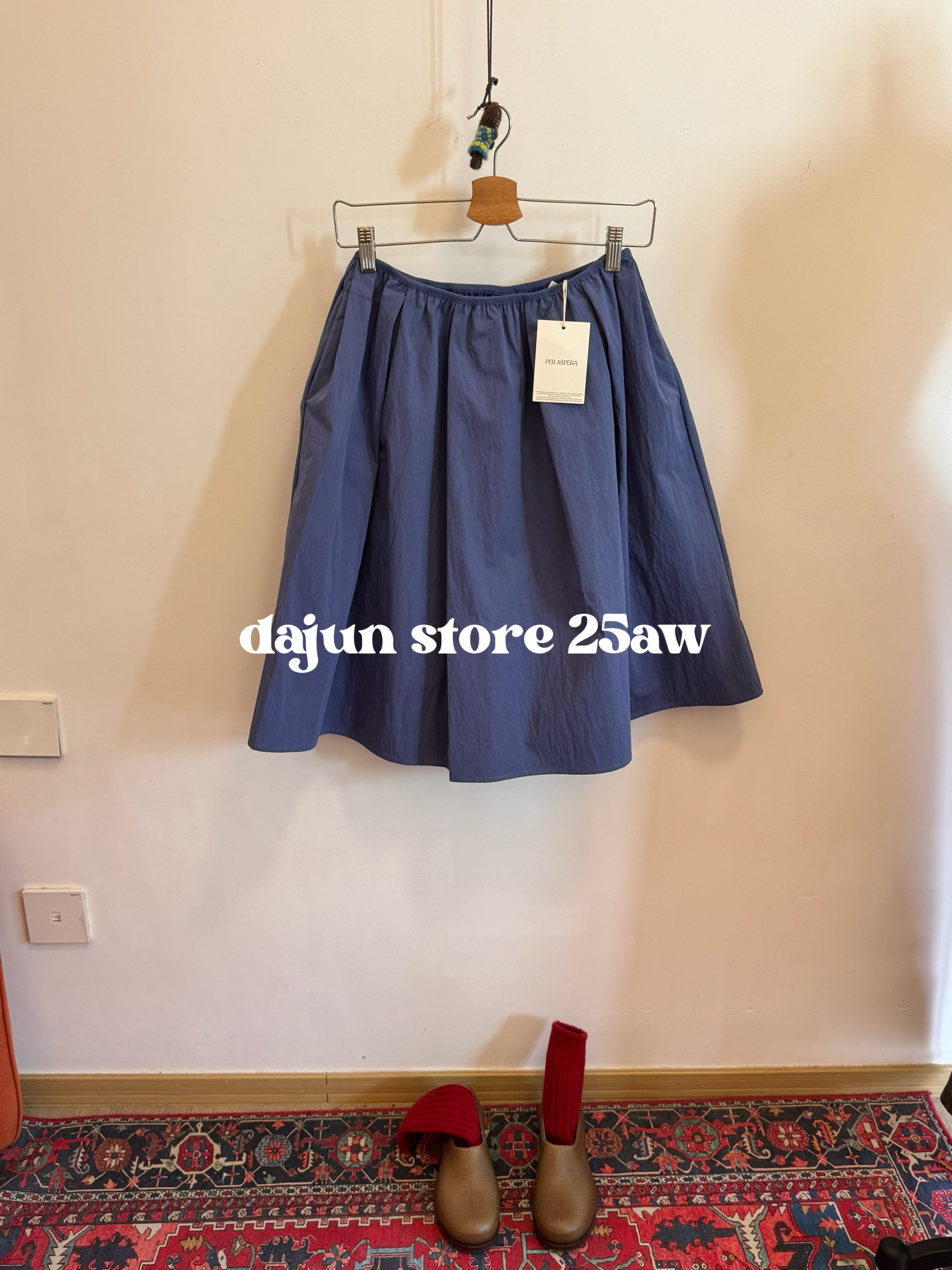 无退换韩代小众冬天也要穿的裙 币入 肌理质感 百搭小蓝裙 及膝裙