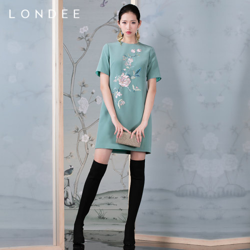 londee龙笛刺绣绣花连衣裙