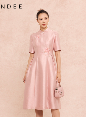 Londee/龙笛【柔粉织金 花蝶鸢尾】高级感宴会礼服连衣裙6S26579