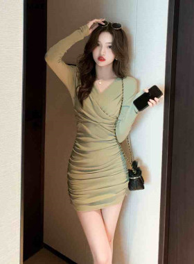 早春装2025年新款高端气质收腰连衣裙女春秋款别致修身包臀短裙子