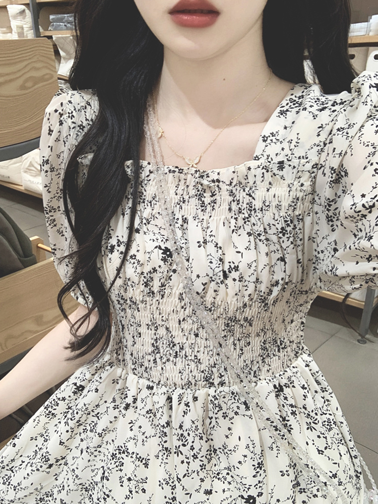 茶歇法式碎花连衣裙女夏高