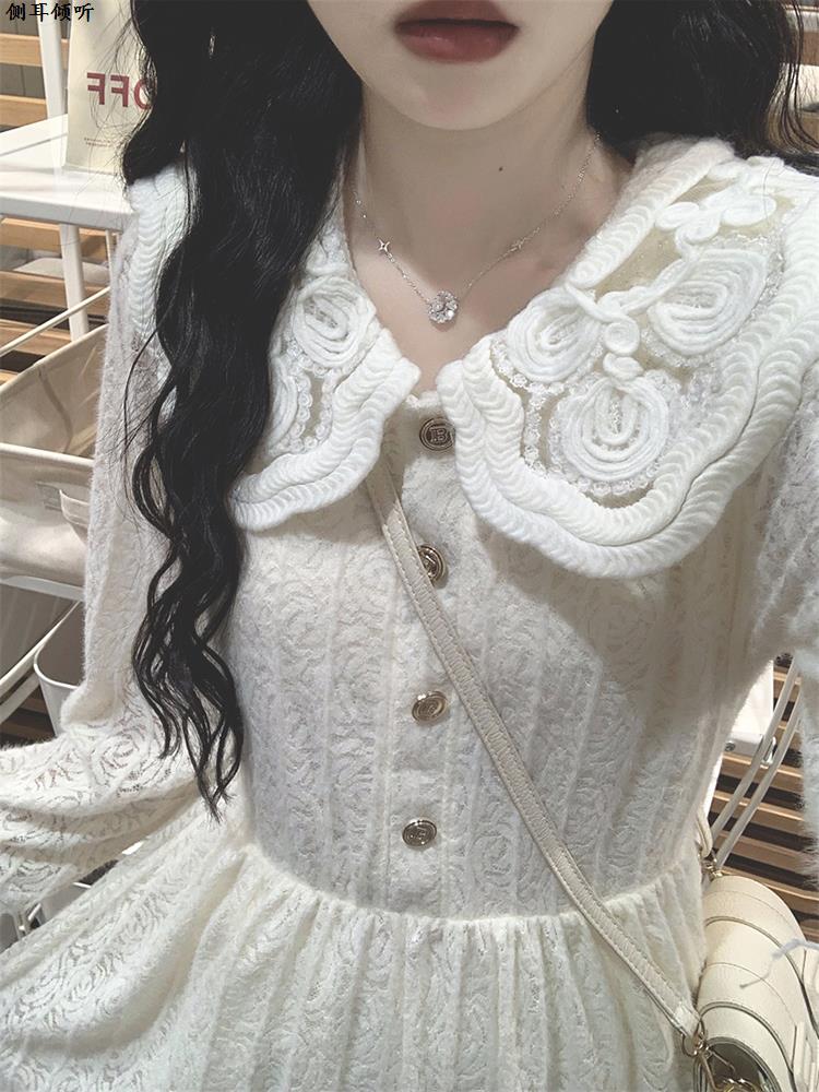 茶歇法式蕾丝加绒加厚连衣裙秋冬娃娃领气质收腰仙女温柔初恋长裙