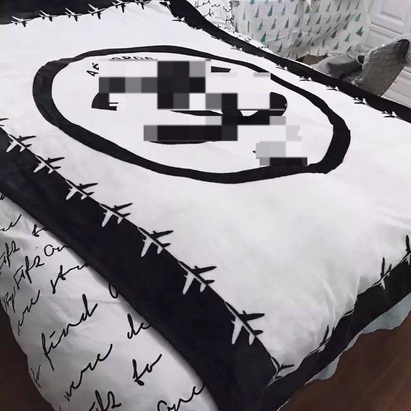 小香风珊瑚绒毛毯夏季空调毯子纹绣休息毯午睡毯绒毯法兰绒毯在类目 床上用品, 休闲毯/毛毯/绒毯中 - 来自Buy2taobao.com提供专业的淘宝代购服务