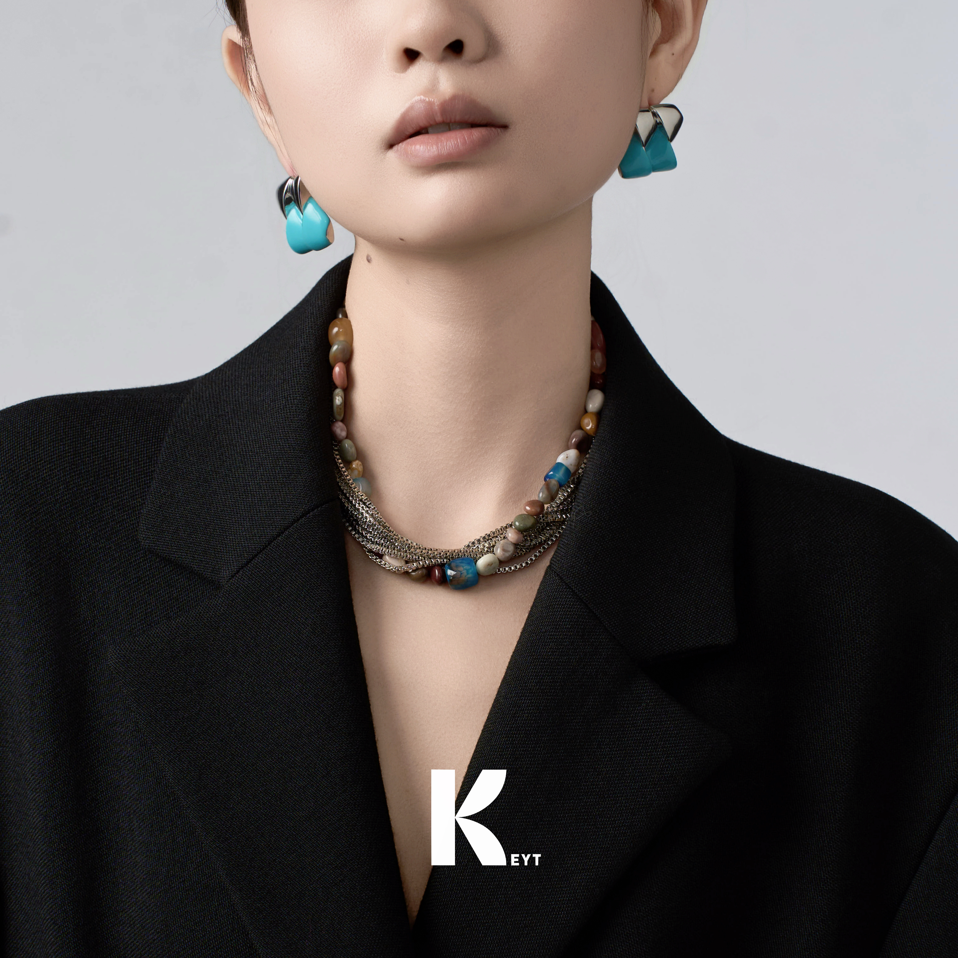 KEYT拼色设计未来感盾型几何图形金属珐琅造型耳环A190