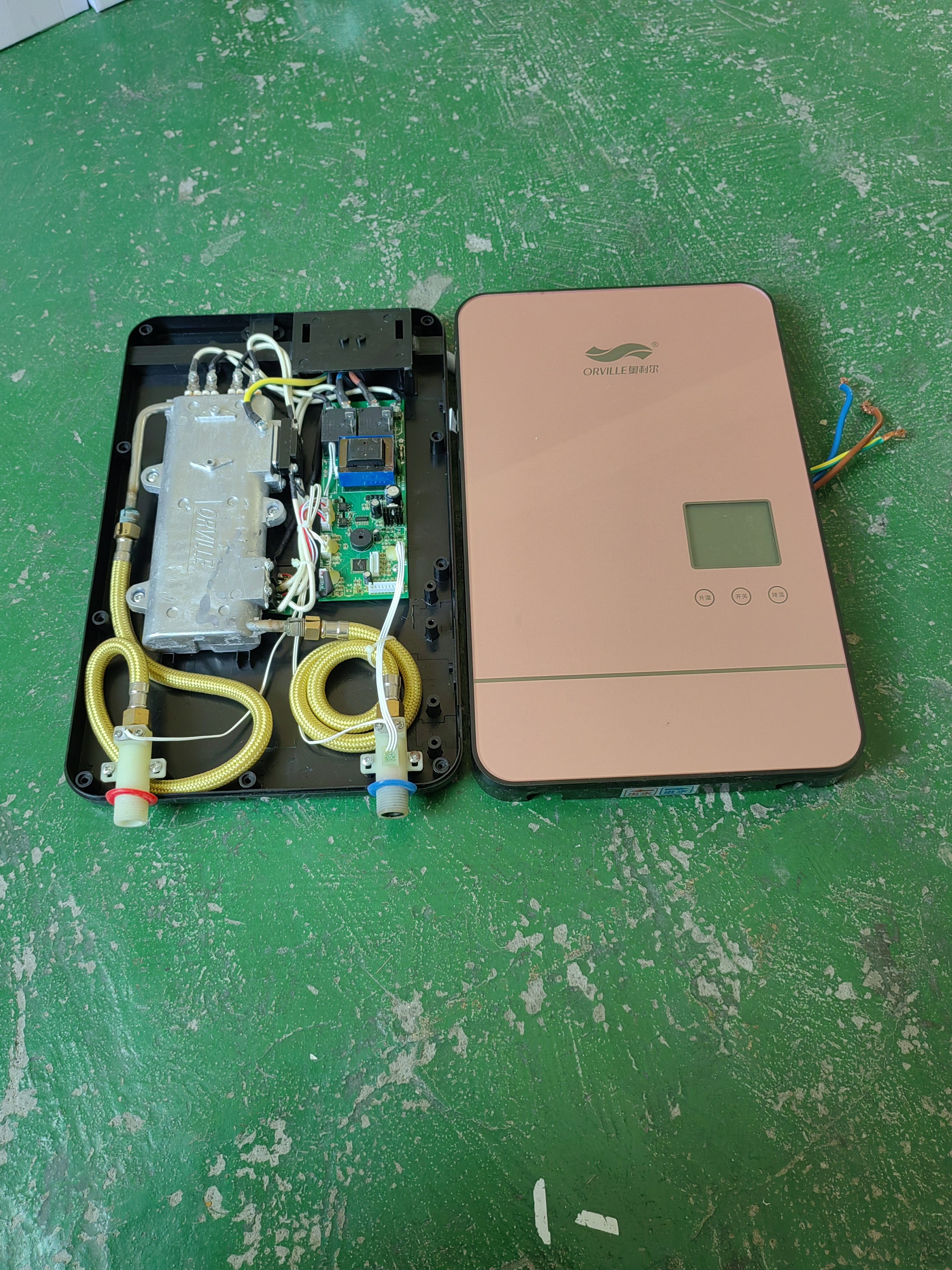 奥利尔即热式热水器电路板发热体维修