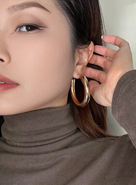 ins个性加粗圆圈圈耳环女2025新款夸张复古圆耳圈耳环无耳洞耳夹