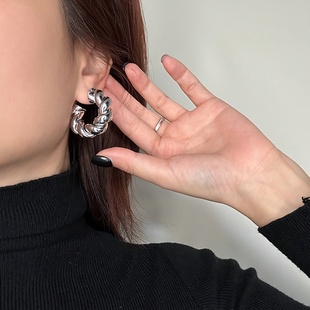 法式 复古夸张金属麻花C形耳环女高级感ins风港风圆圈耳饰s925银针