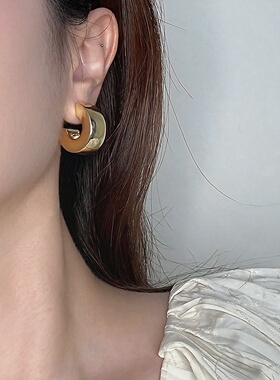 复古胖胖C型耳圈粗耳环女2025年新款小众设计感高级气质百搭耳饰