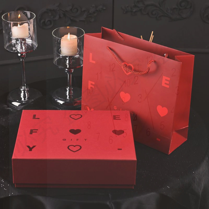 新款红色长方形礼物盒