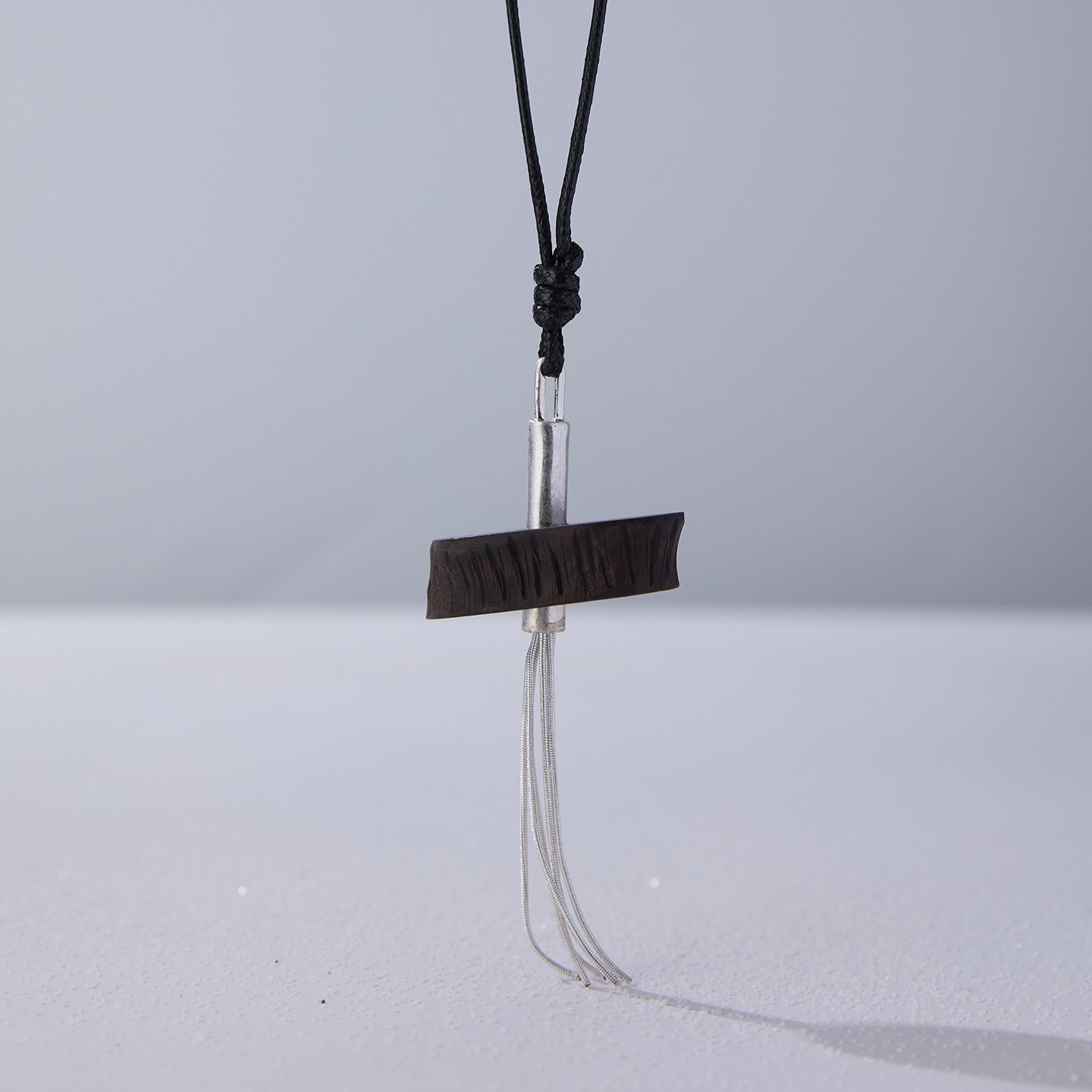 原创个性设计感饰品檀木吊坠女木质流苏项链复古风百搭长款毛衣链