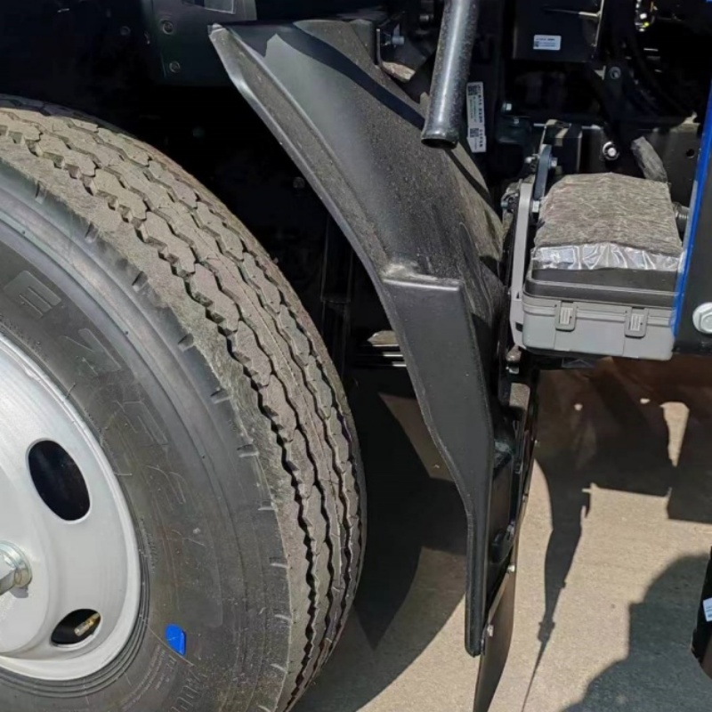 新帅铃原装前轮挡泥板瓦