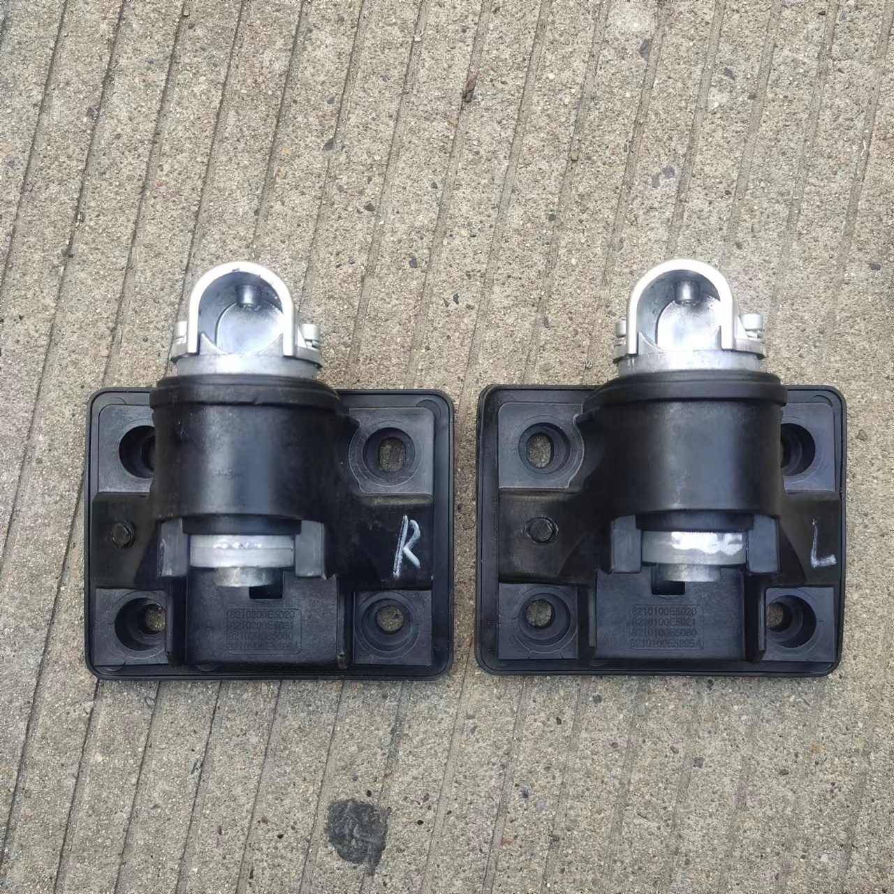 江淮顺畅后视镜支架底座原装