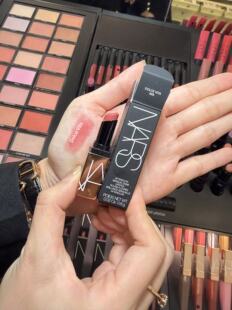 777 vita orgasm中样 Nars纳斯小粉金管润唇膏888dolce 专柜赠品