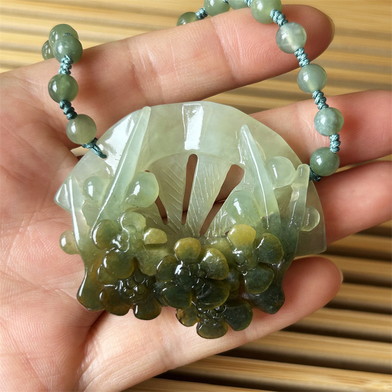 天然岫玉梅花吊坠毛衣链一物一图正品A货岫岩玉石项链坠花玉吊坠