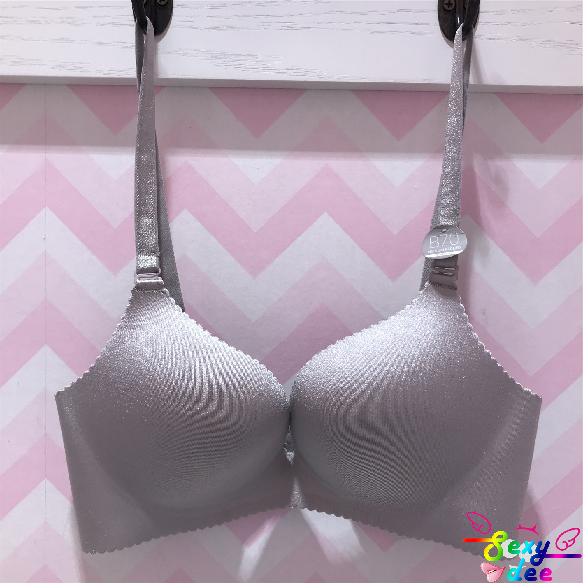 一片式无痕无钢圈银灰色内衣