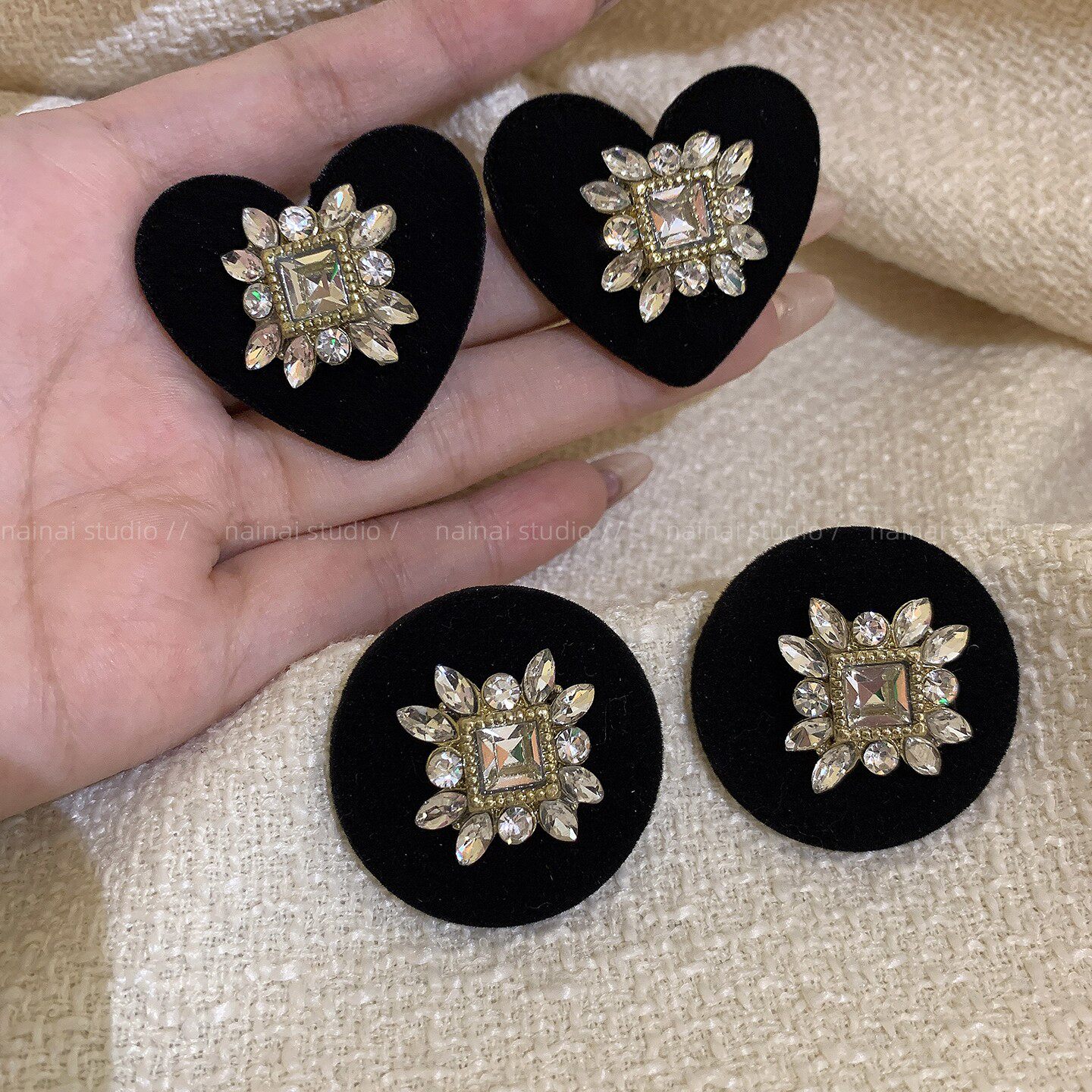 爱心闪钻耳环~黑色植绒高级感轻奢复古法式宫廷风耳钉气质耳饰女A