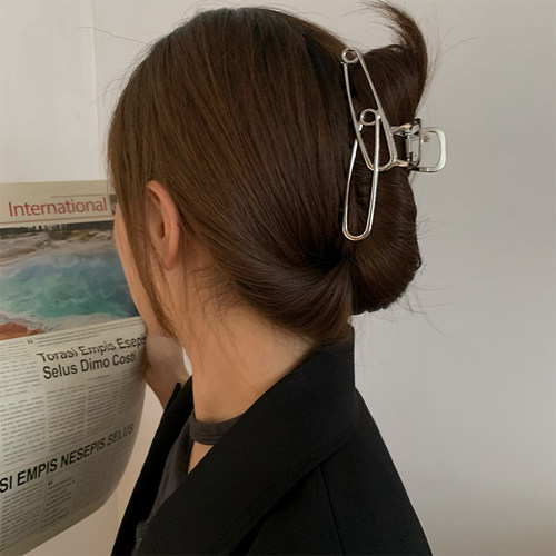 小众设计感银色回形针抓夹