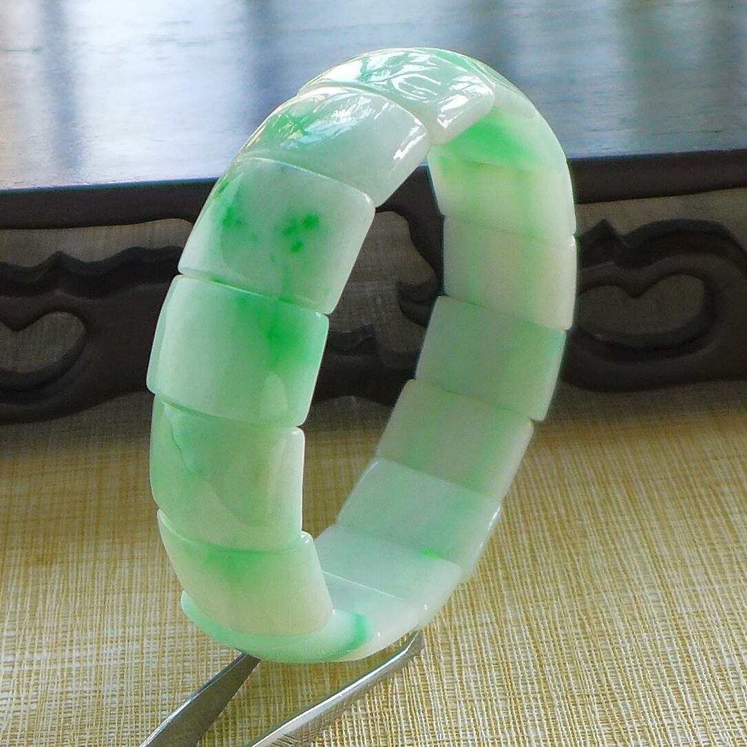 精品配证479# A货冰糯种飘阳绿水润细腻宽厚边镯形翡翠手链手排