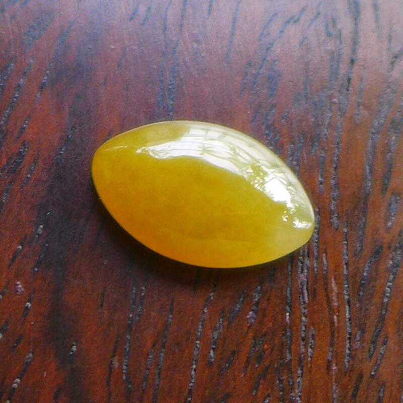 精品配证750# A货老种黄翡色艳冰润起胶细腻饱满马眼翡翠戒面