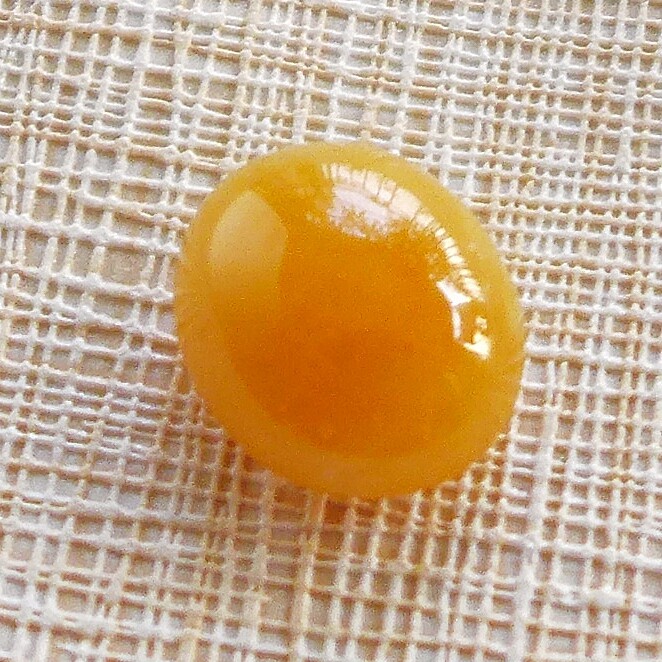精品配证882# A货老种黄翡金黄冰润起胶细腻饱满蛋形翡翠戒面
