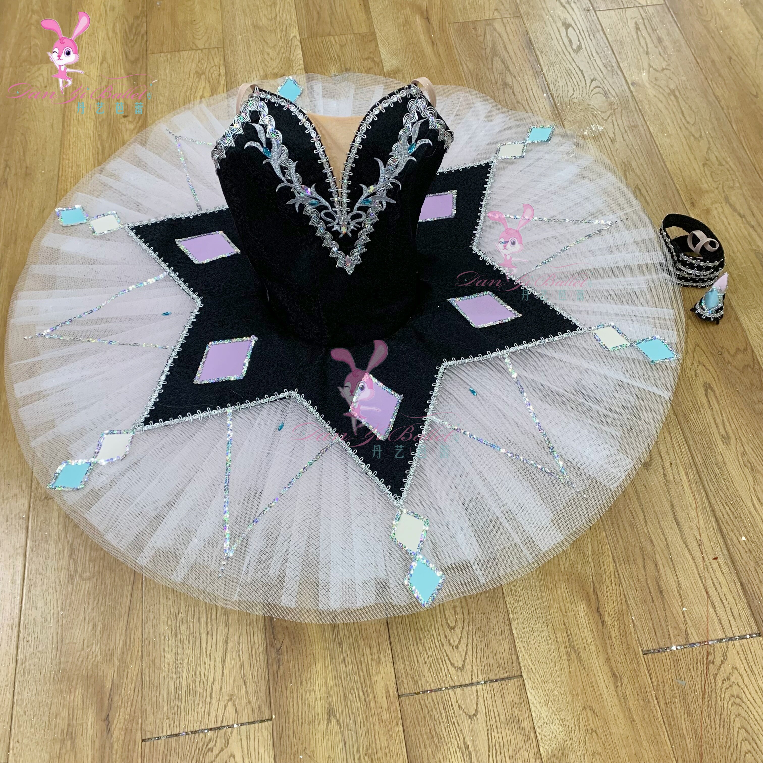 丹艺芭蕾简易百万小丑芭蕾舞服演出服tutu裙盘裙比赛服专业定制