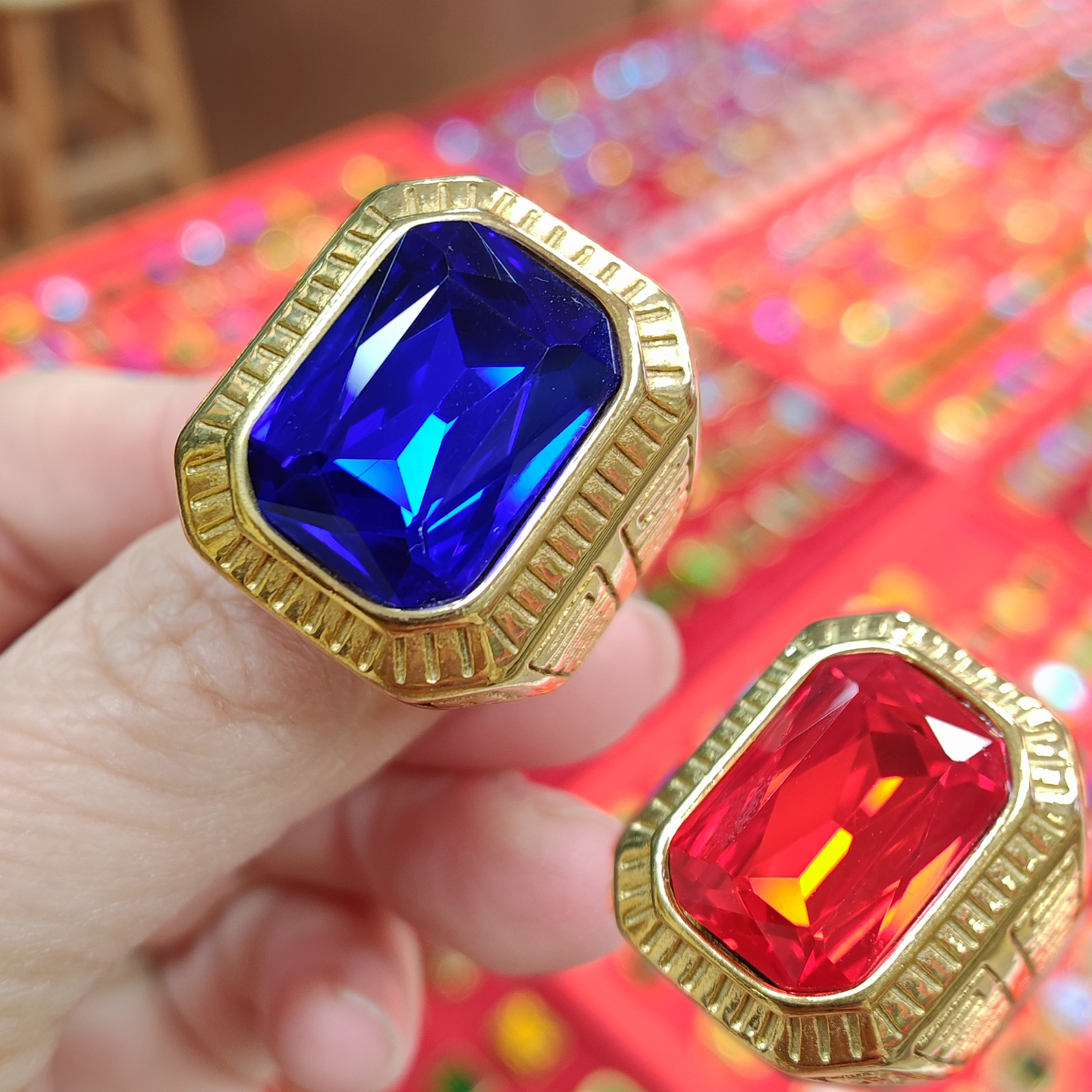 简约大气男士戒指红宝石钻石切割工艺耀眼大戒面蓝宝石男款戒指