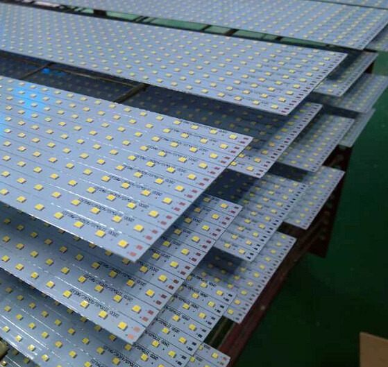 低价LED灯条铝基板，PCB铝基板打样，PCB长条板，LED灯板设计开发