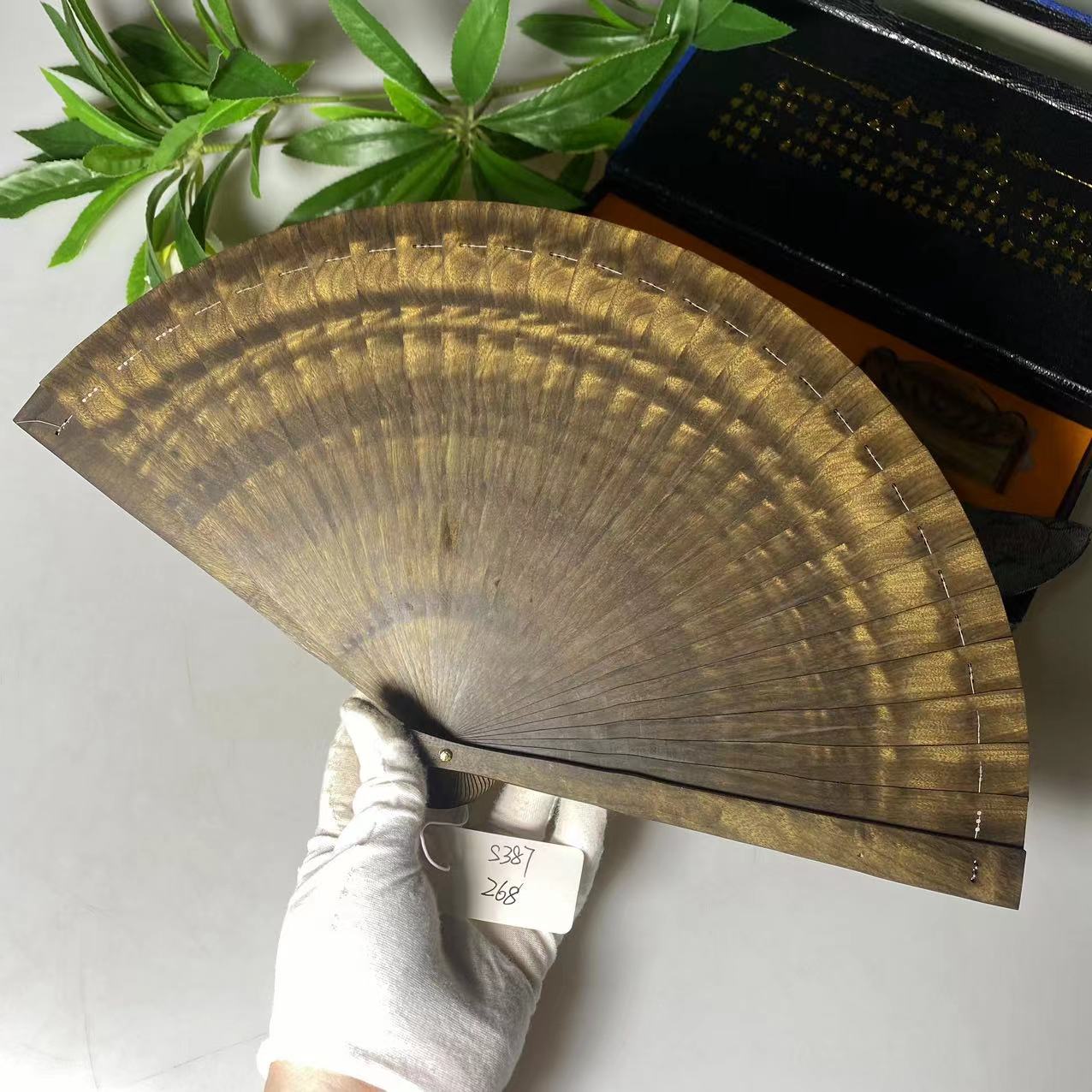 中国风旗袍配饰阴沉木扇子随身手