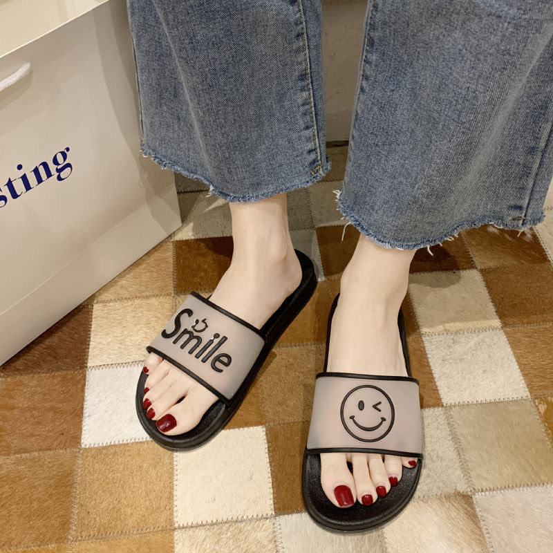 平跟休闲时尚居家洗澡凉拖鞋女