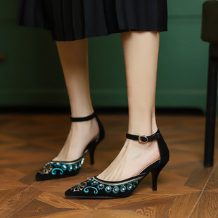 配旗袍的鞋子复古刺绣夏季新款单鞋尖头高跟鞋百搭穿裙子配的鞋子